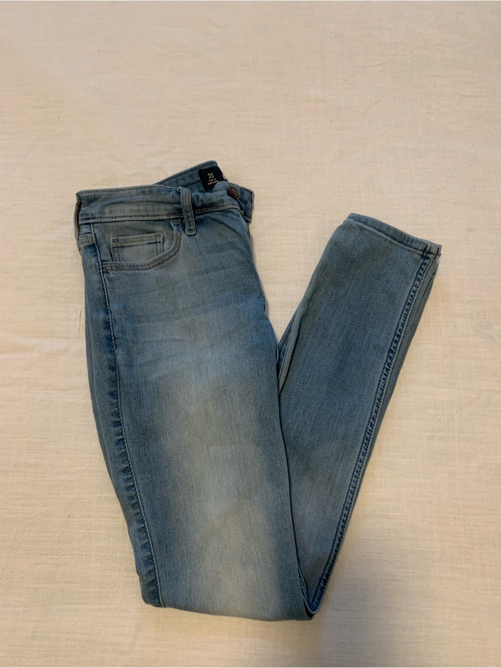 Hollister - Low Rise Super Skinny Jeans